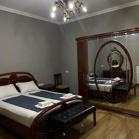 Apartment Anzi バトゥーミ エクステリア 写真