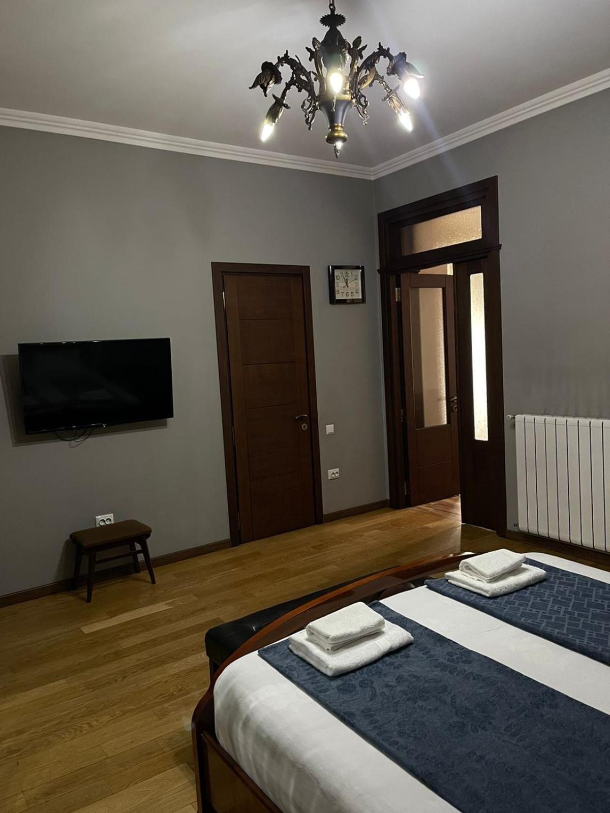 Apartment Anzi バトゥーミ エクステリア 写真
