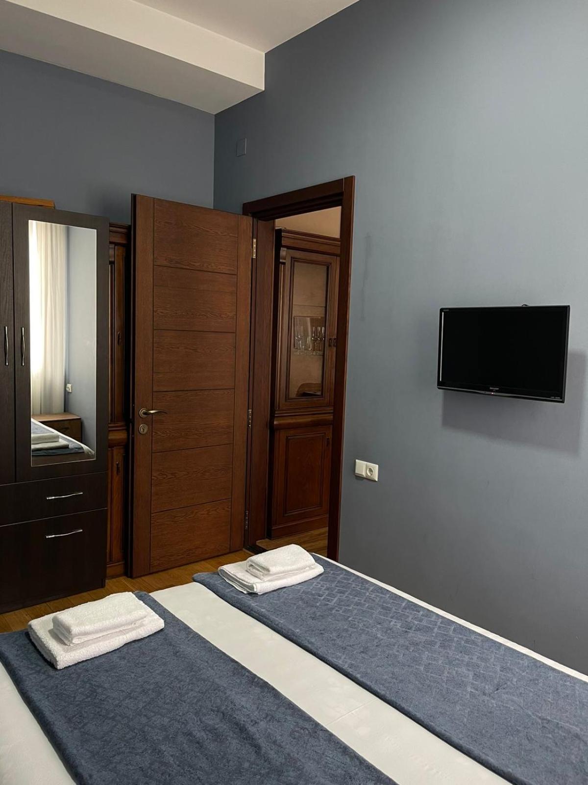 Apartment Anzi バトゥーミ エクステリア 写真
