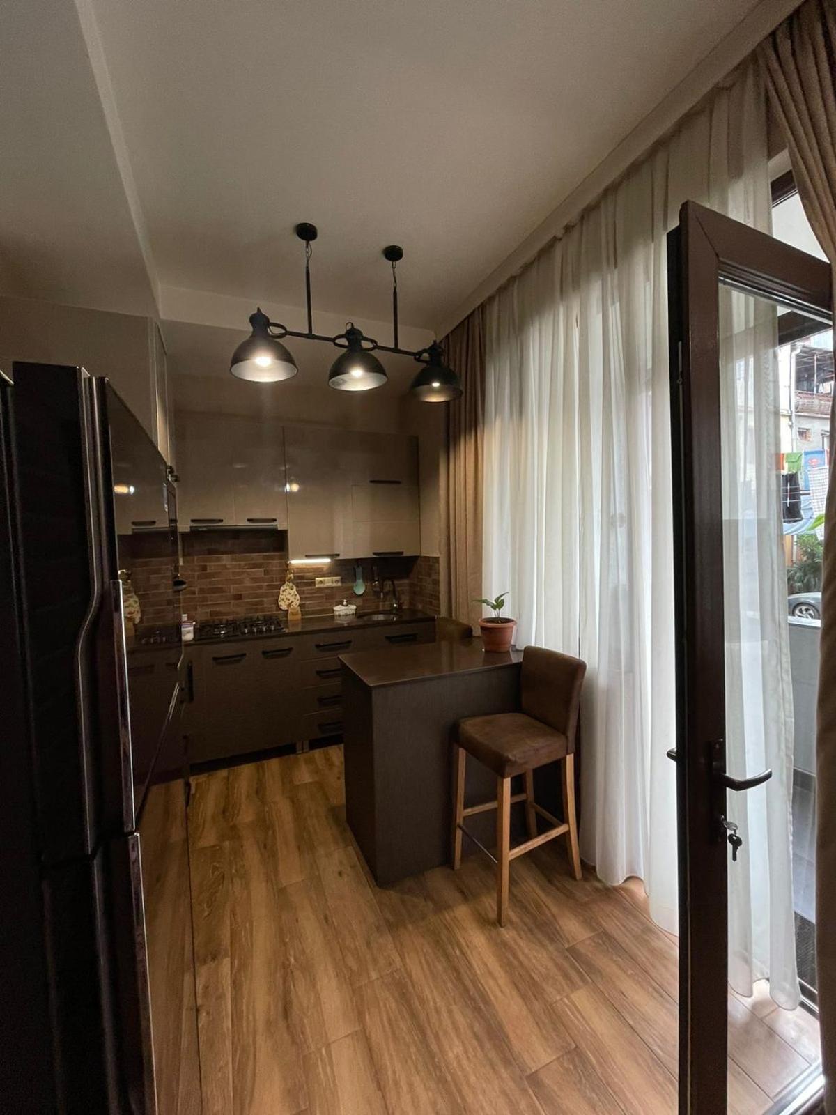 Apartment Anzi バトゥーミ エクステリア 写真