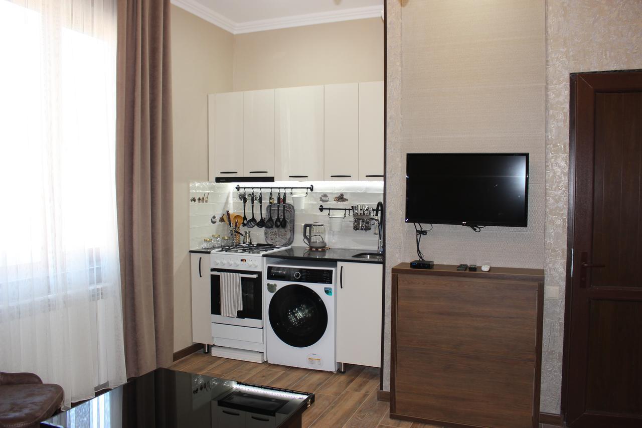 Apartment Anzi バトゥーミ エクステリア 写真