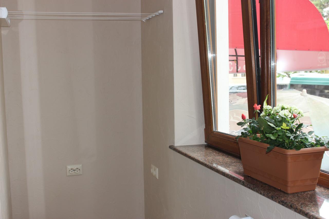 Apartment Anzi バトゥーミ エクステリア 写真