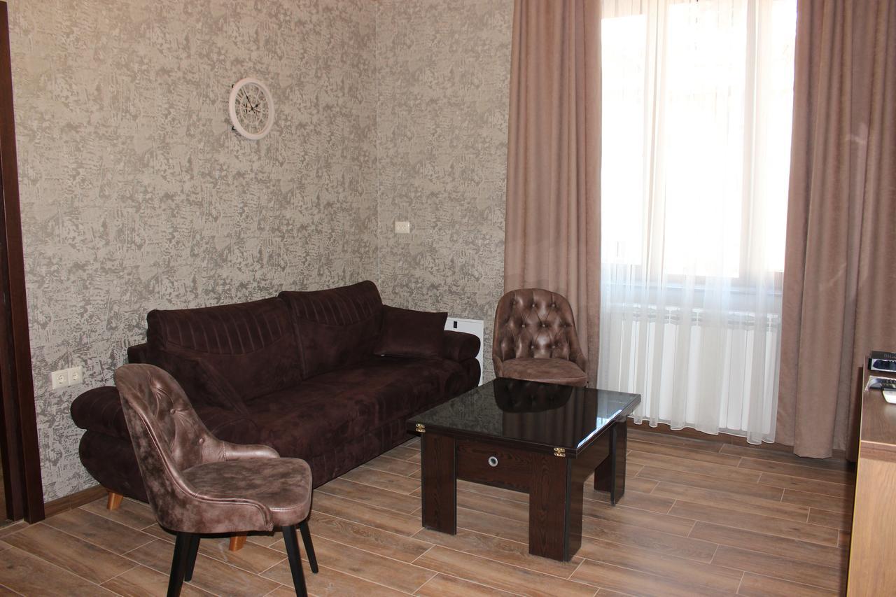Apartment Anzi バトゥーミ エクステリア 写真