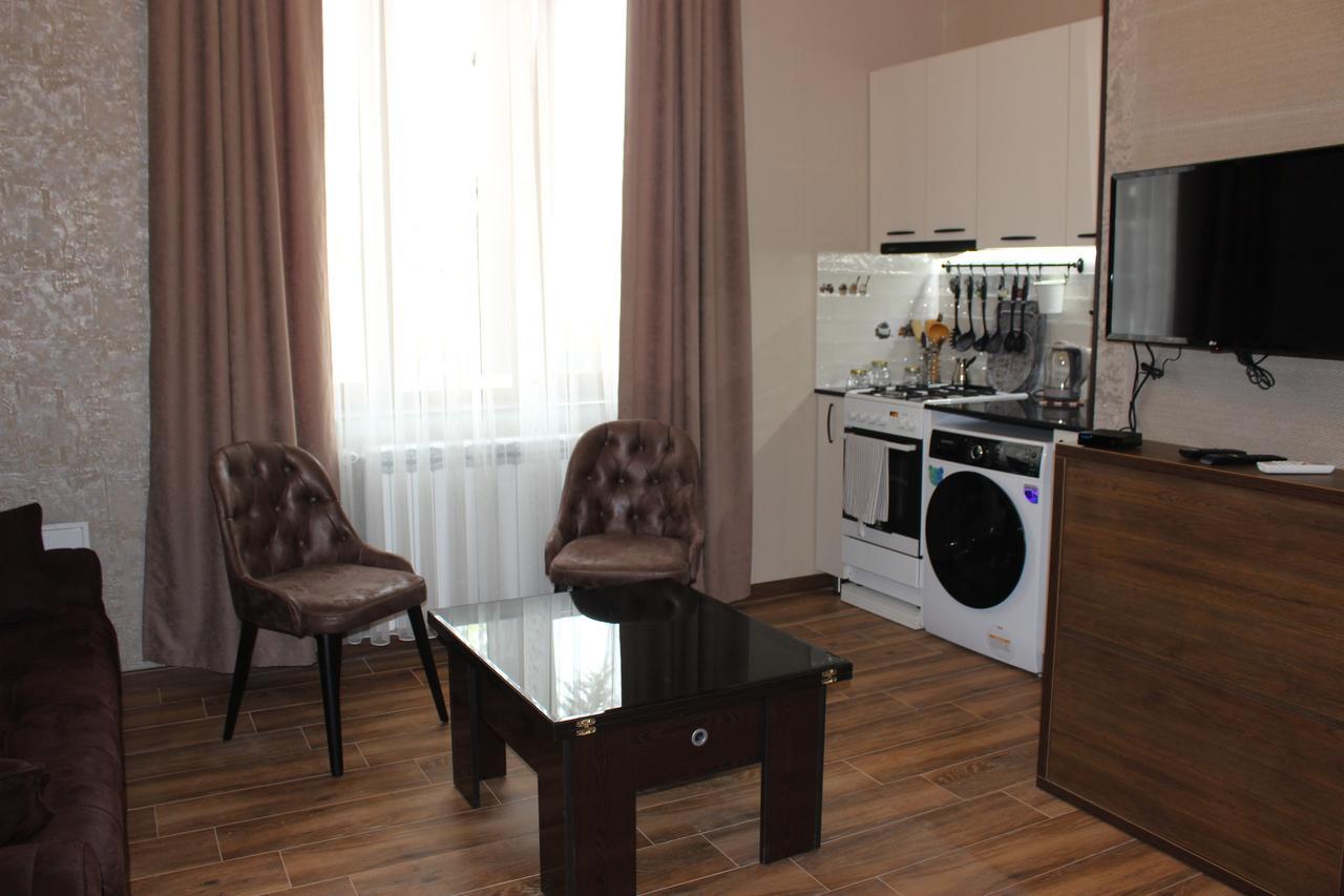Apartment Anzi バトゥーミ エクステリア 写真