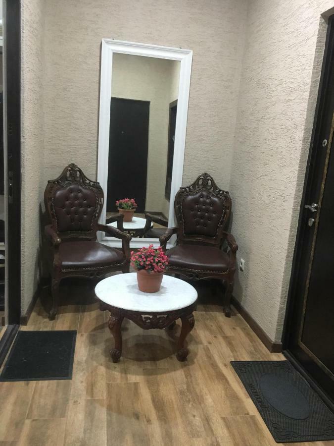 Apartment Anzi バトゥーミ エクステリア 写真