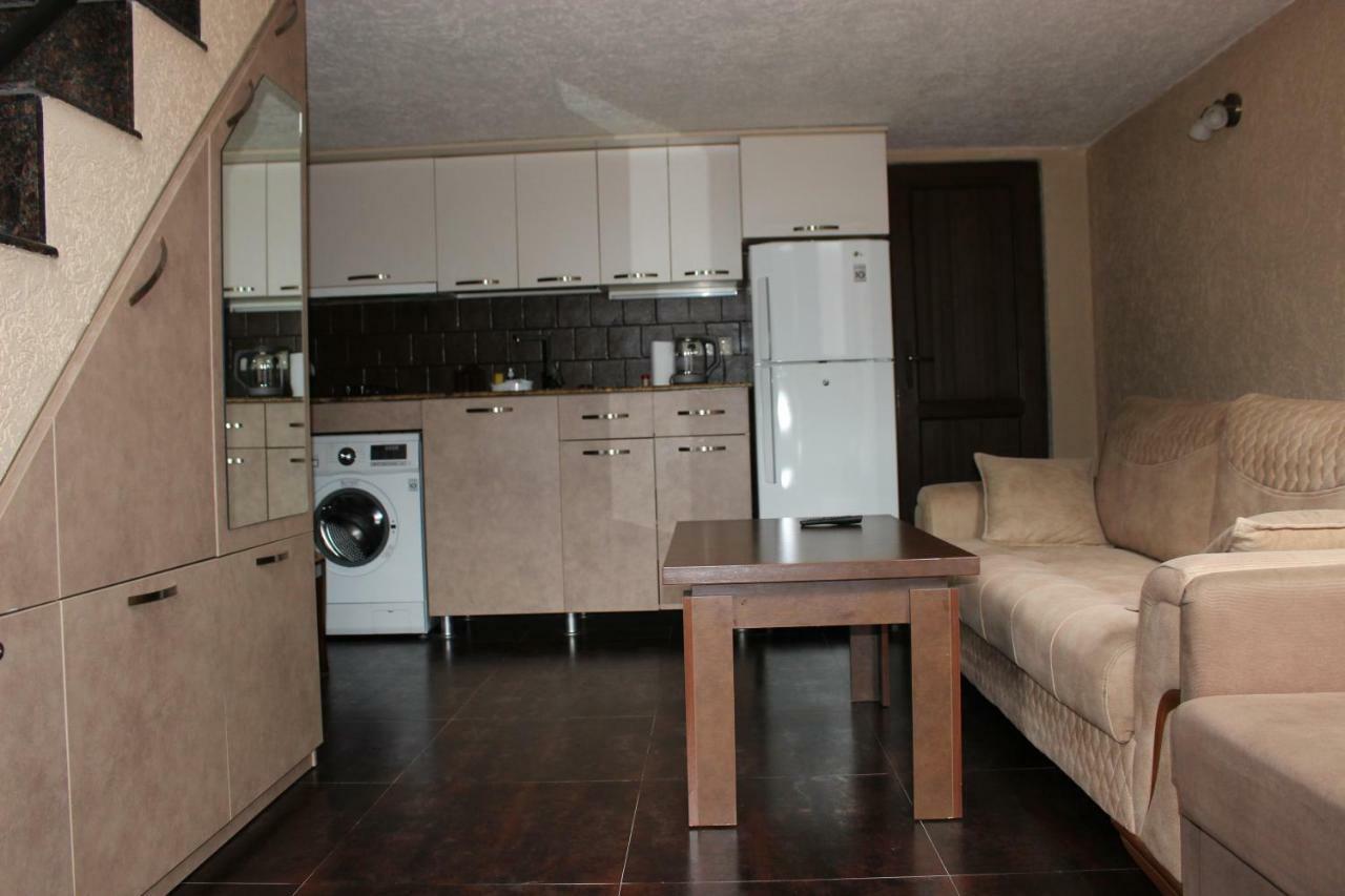 Apartment Anzi バトゥーミ エクステリア 写真